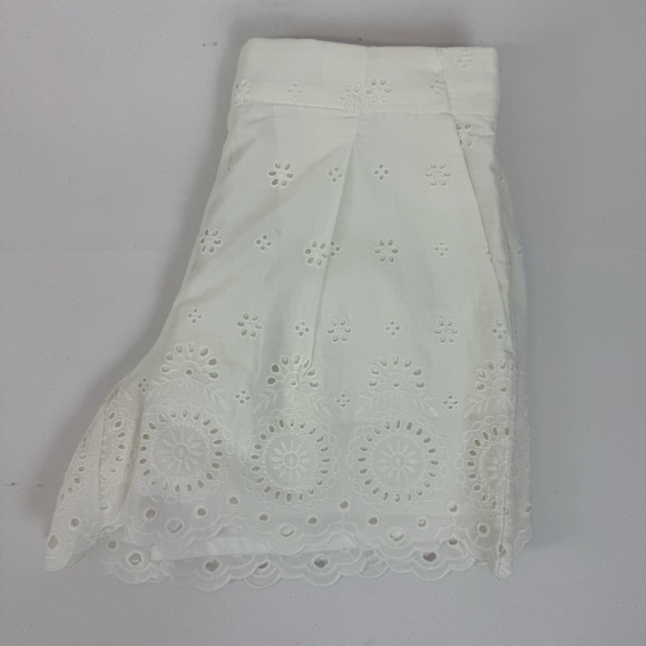NEW LOFT Scalloped Hem Lace Cutout Shorts‎ Size Small White Women’s 4” inseam - Picture 1 of 9